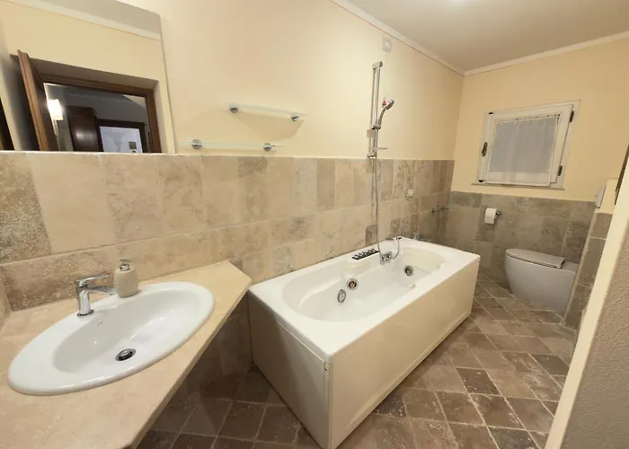 Villa Montepulciano Vineyard And Pool Retreat